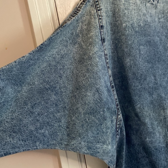 Distressed jean pullover - Picture 5 of 5
